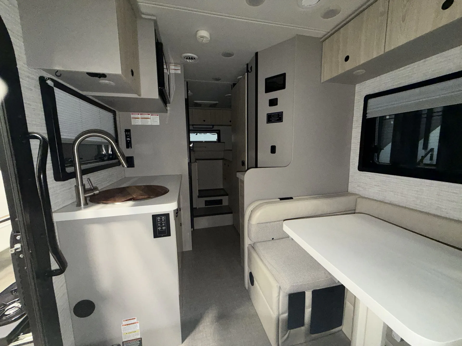 2024 Jayco Granite Ridge 22T - Photo 3