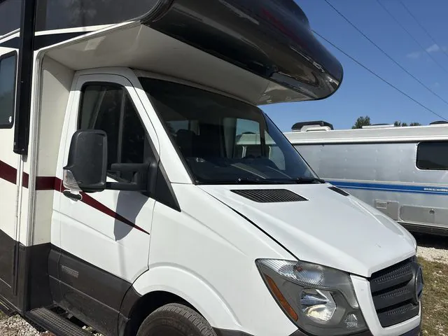2020 Winnebago Vita 24P - Photo 2