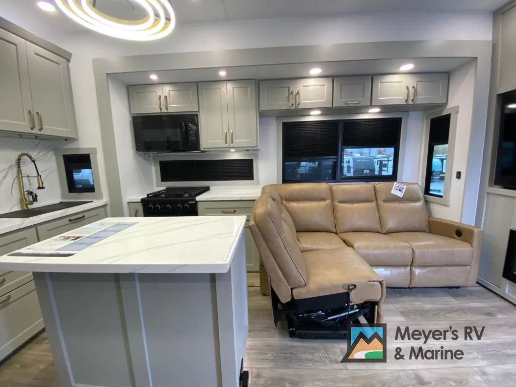 2026 Brinkley Model G 3950, Photos photo 12