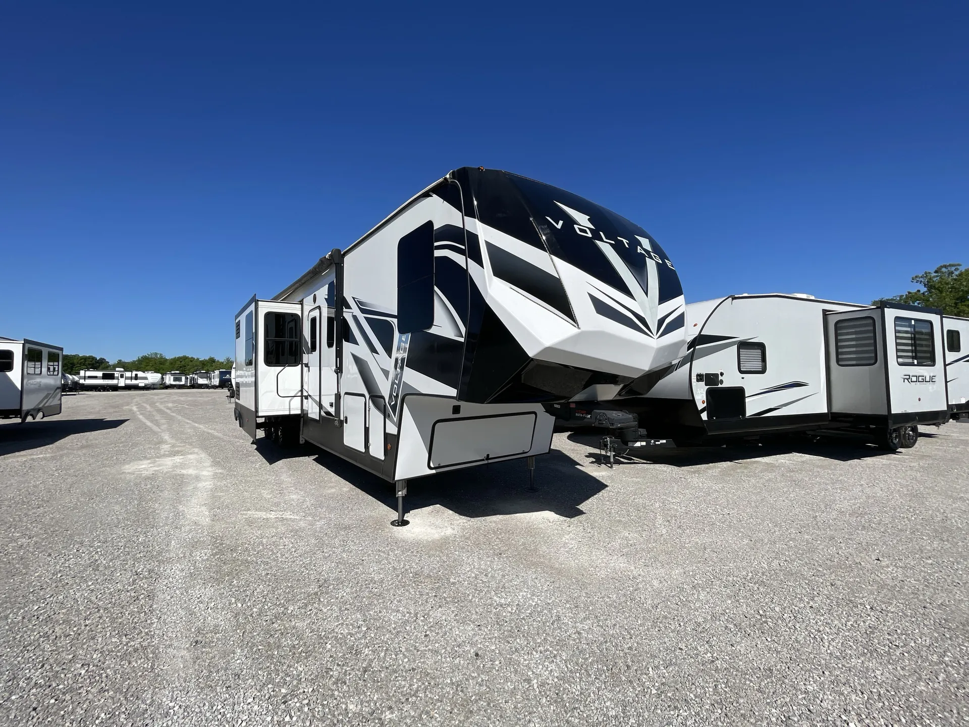 2022 Dutchmen Voltage 4225 dealer photo 1 from Camping World