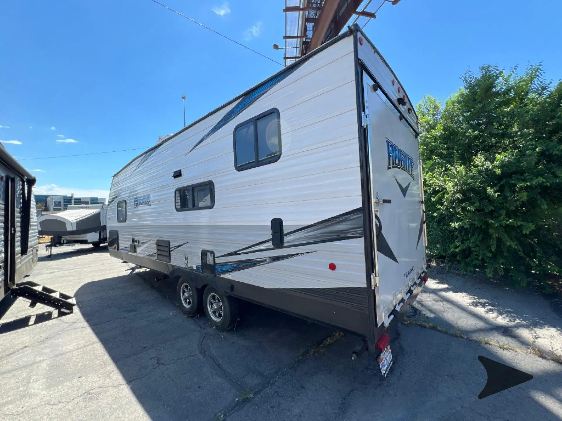 2021 Forest River Vengeance Rogue 25V — Photo 5