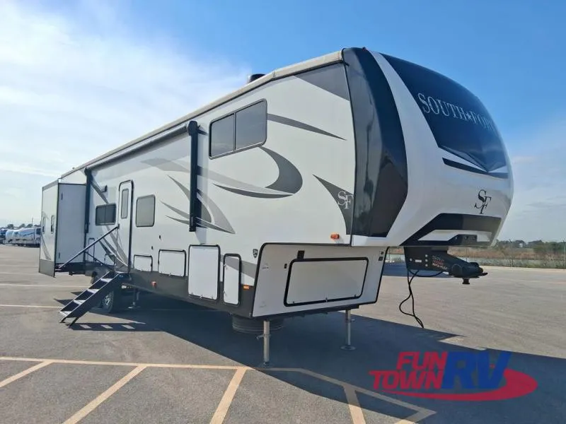2023 Cruiser South Fork 3850BH - Main photo
