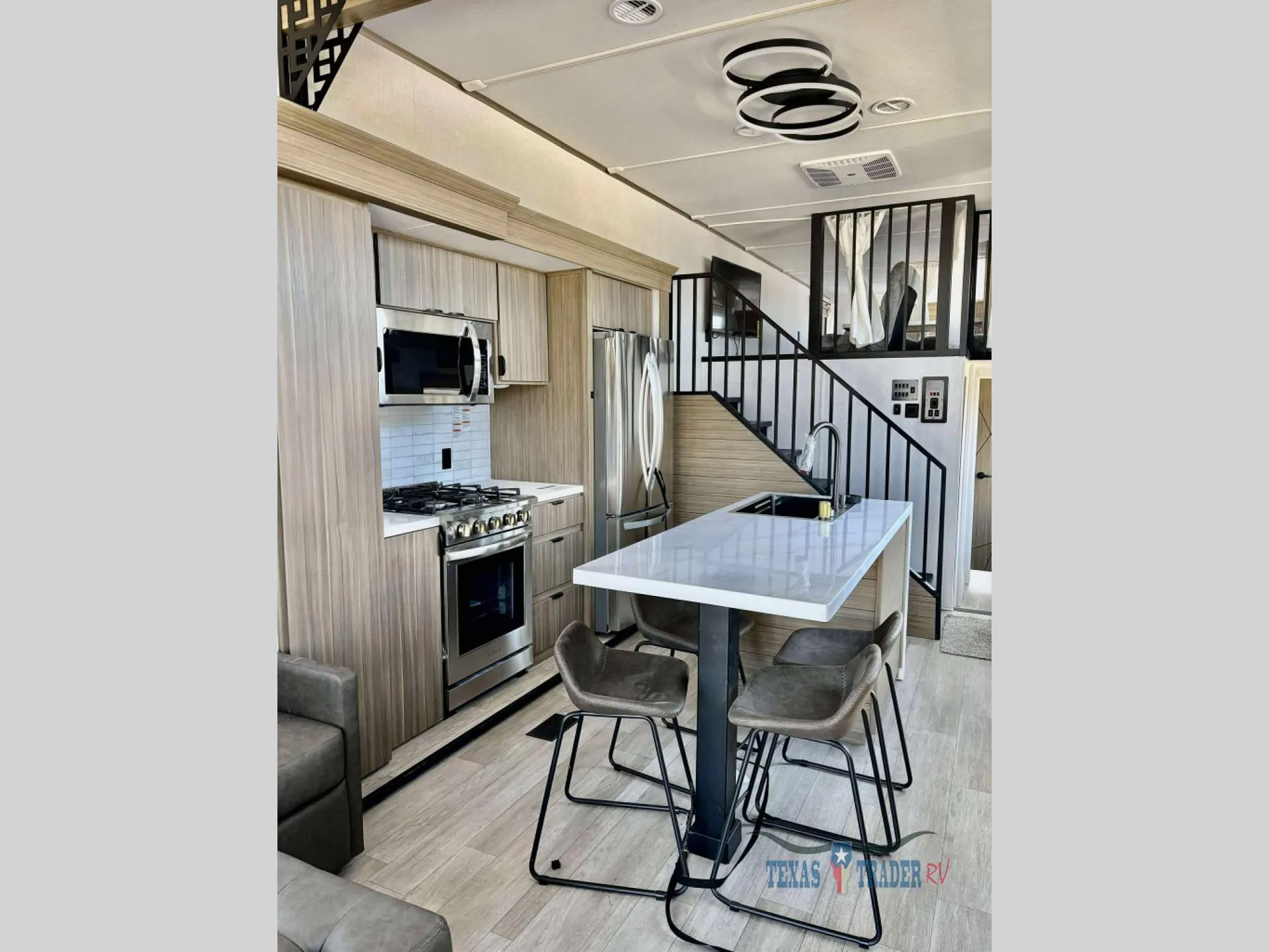 2025 Forest River Wildwood Grand Lodge 42VERANDA — Photo 7