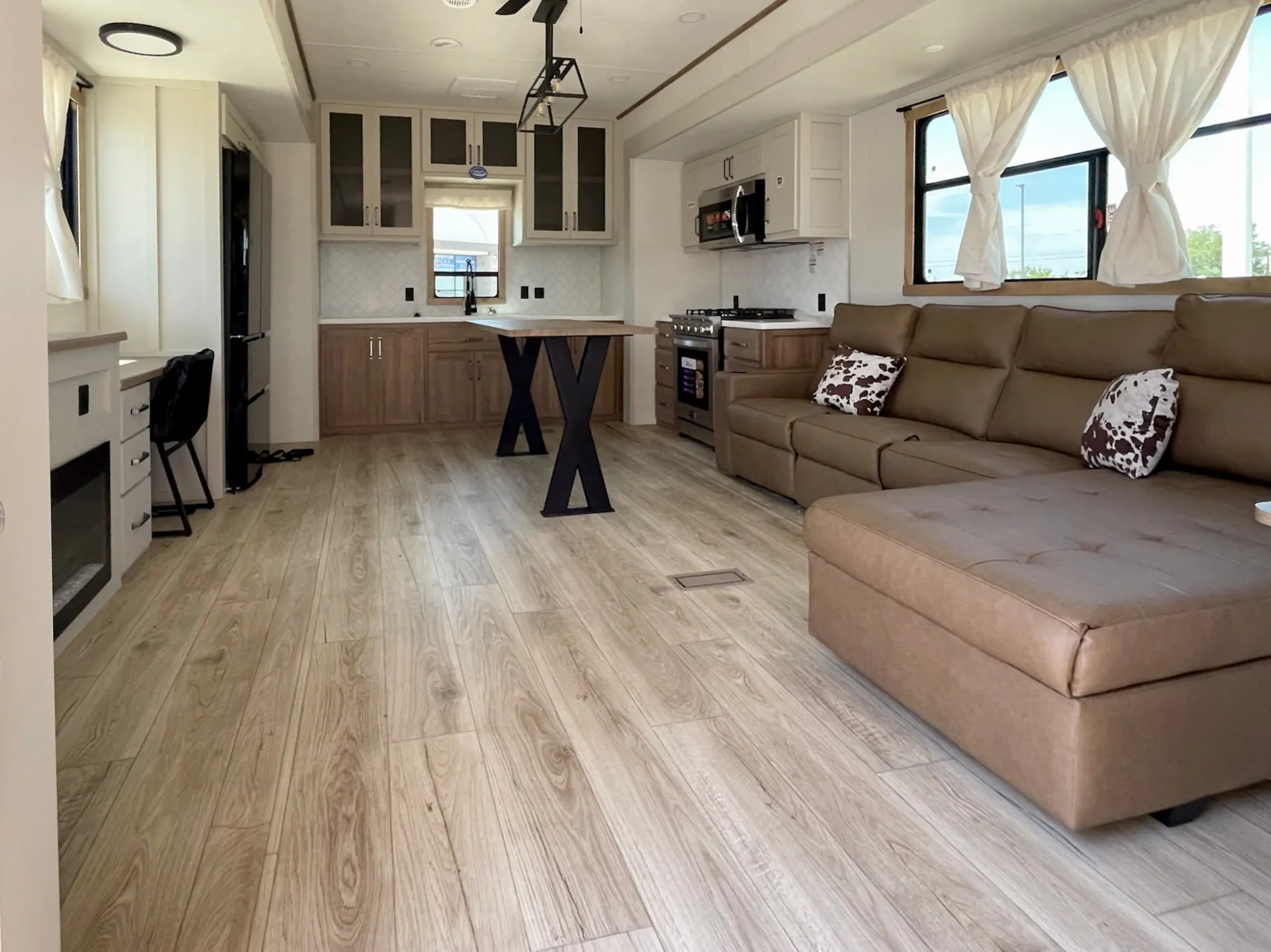 2027 Forest River Mesquite 3850HBRK - Photo 3