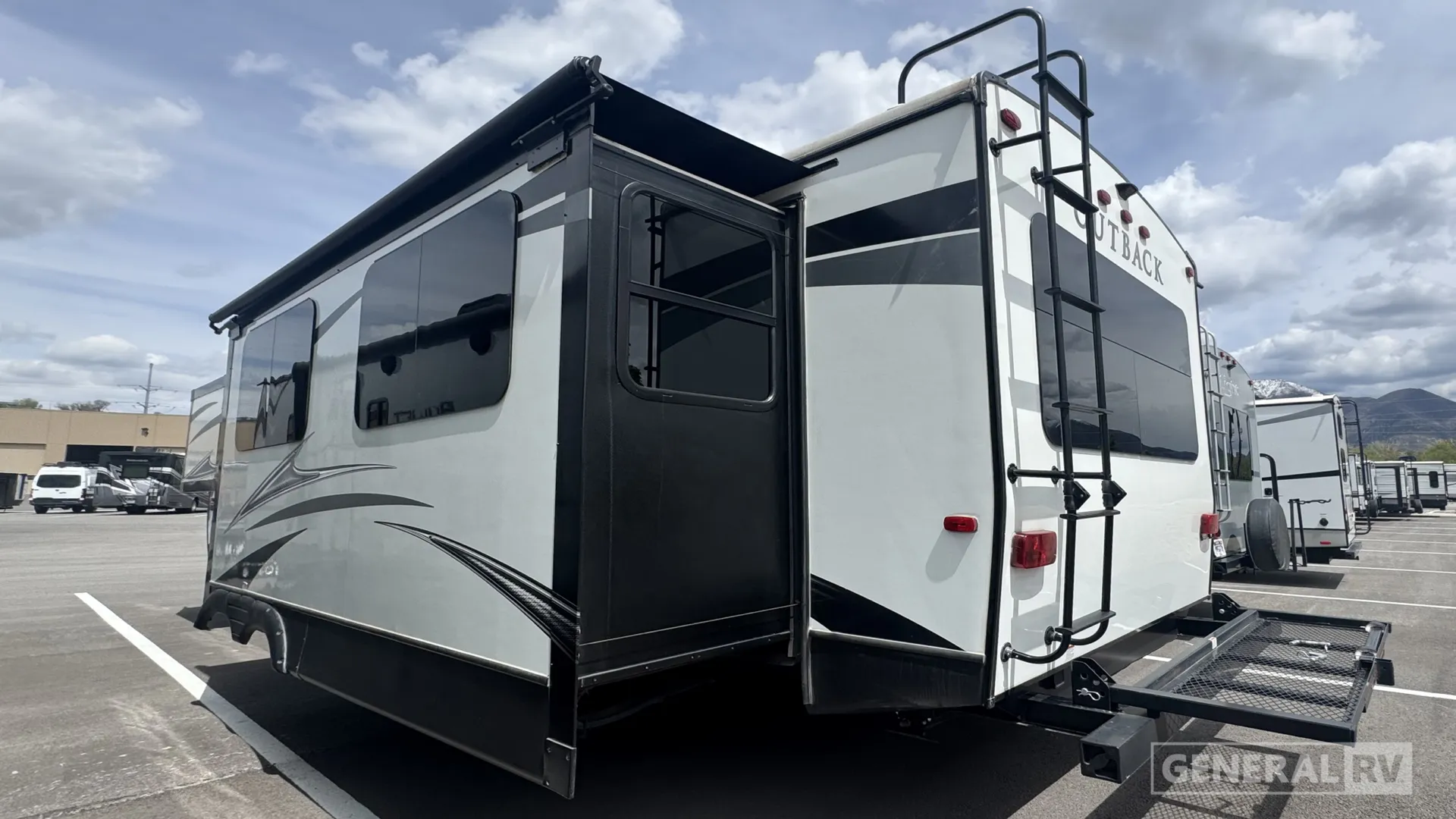2018 Keystone Outback 298RE - Photo 4