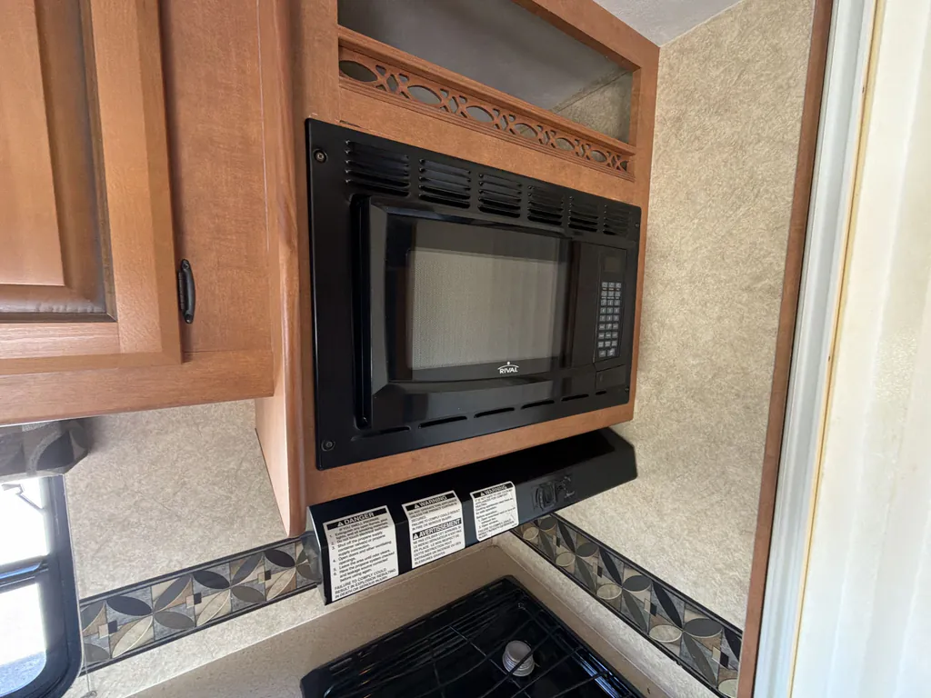 2011 Forest River Sunseeker 2450S, Photos photo 11