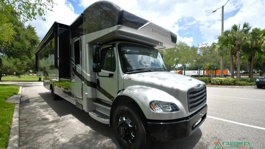 2027 Entegra Coach Accolade 37M - Photo 2