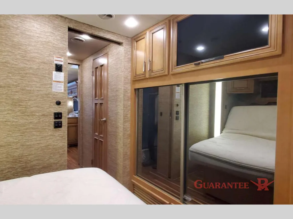 2017 Newmar Canyon Star 3914, Photos photo 18