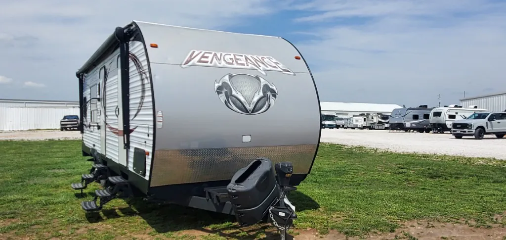 2017 Forest River Vengeance Super Sport 25V - Photo 2