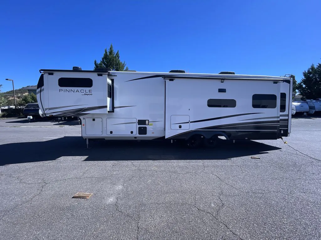 2026 Jayco Pinnacle 38KPTS - Photo 4