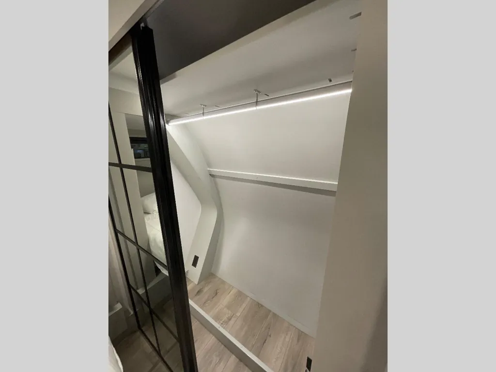 2025 Brinkley Model G 4100, Photos photo 47