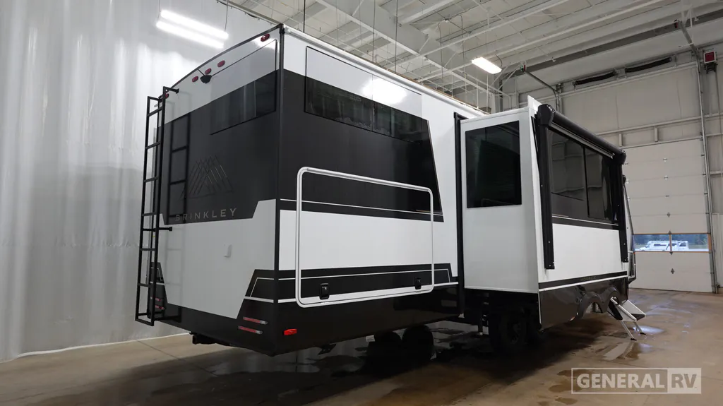 2027 Brinkley Model Z AIR 315, Photos photo 7
