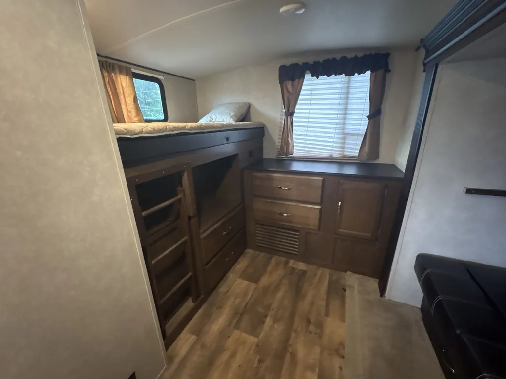 2017 Forest River Salem Hemisphere Lite 300BH, Photos photo 15