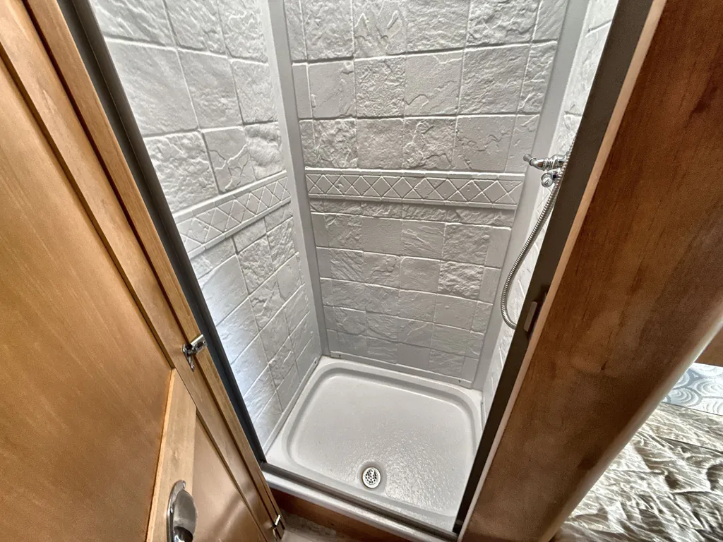 2019 Tiffin Wayfarer 24 TW, Photos photo 15