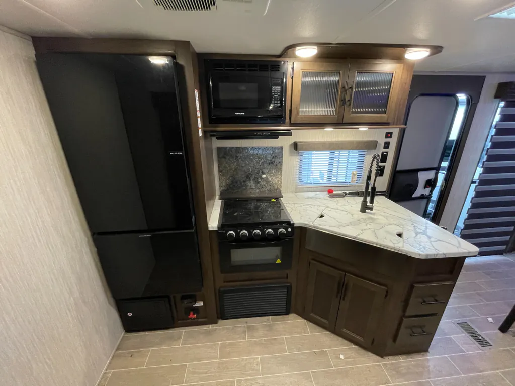 2020 Forest River Cherokee 306MM, Photos photo 8