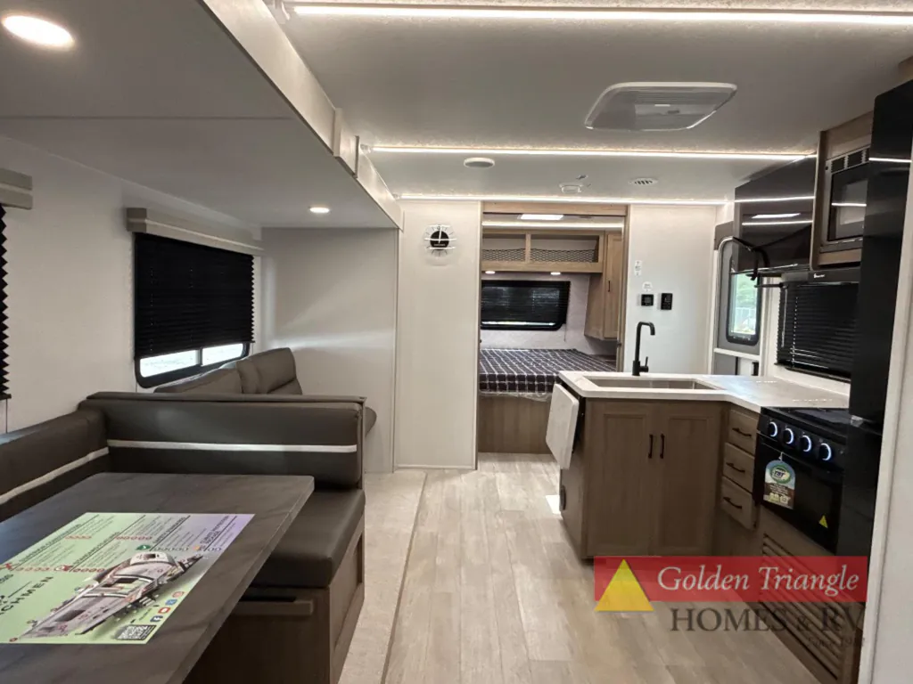 2026 Coachmen Freedom Express Select 30SE, Photos photo 12
