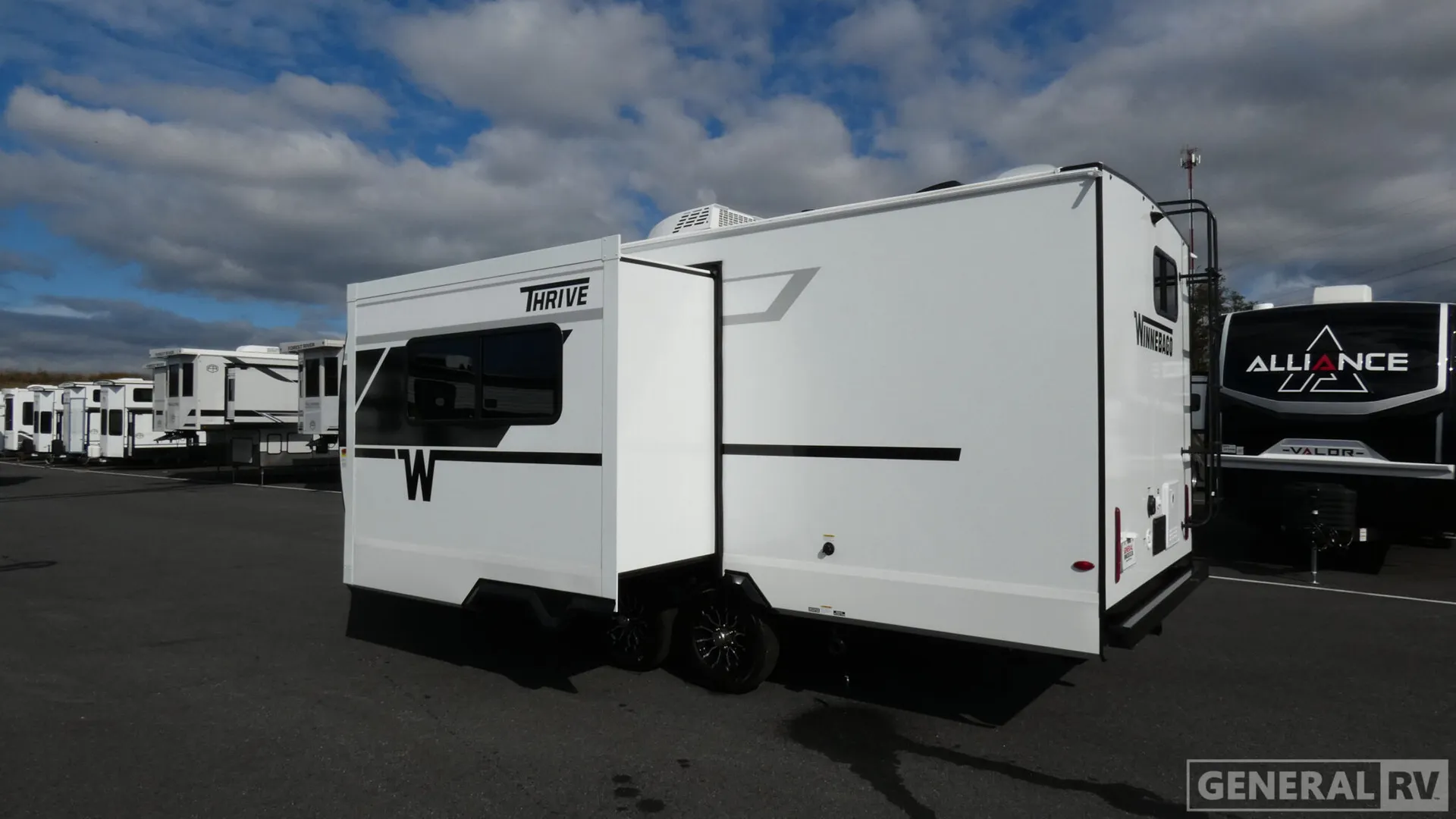 2026 Winnebago Thrive 22MBH - Photo 4