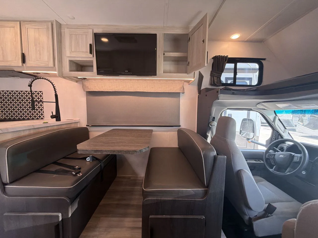 2024 Forest River Sunseeker LE 2950LE - Photo 4