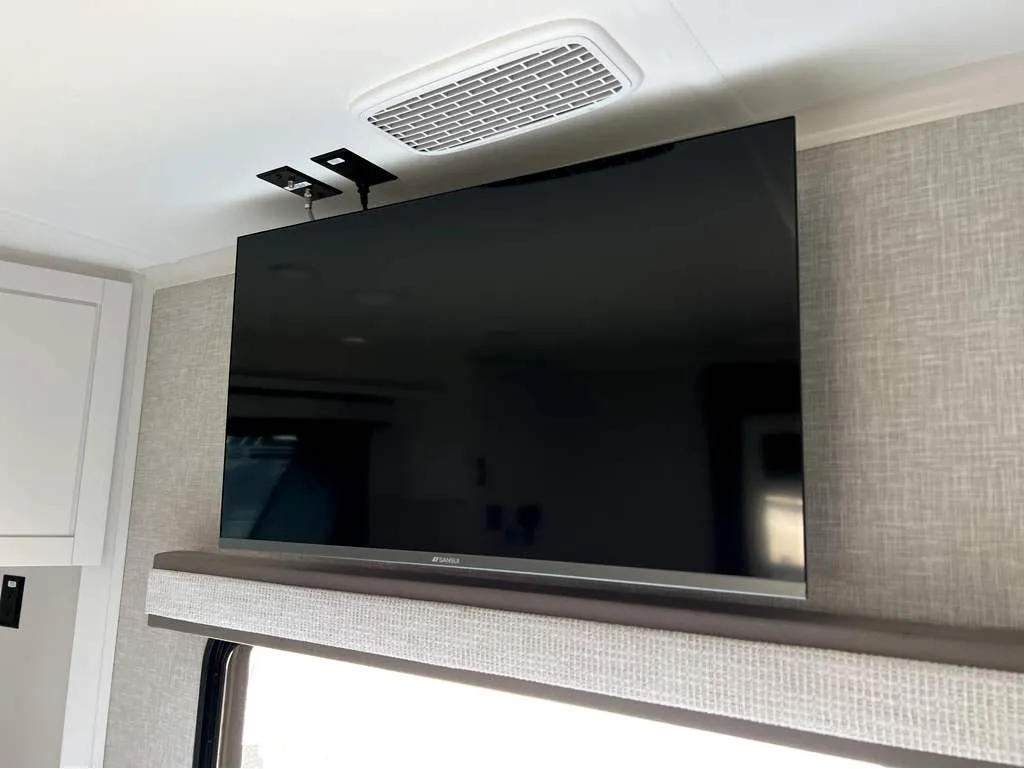 2025 Jayco Seismic Luxury Series 4113, Bedroom photo 4
