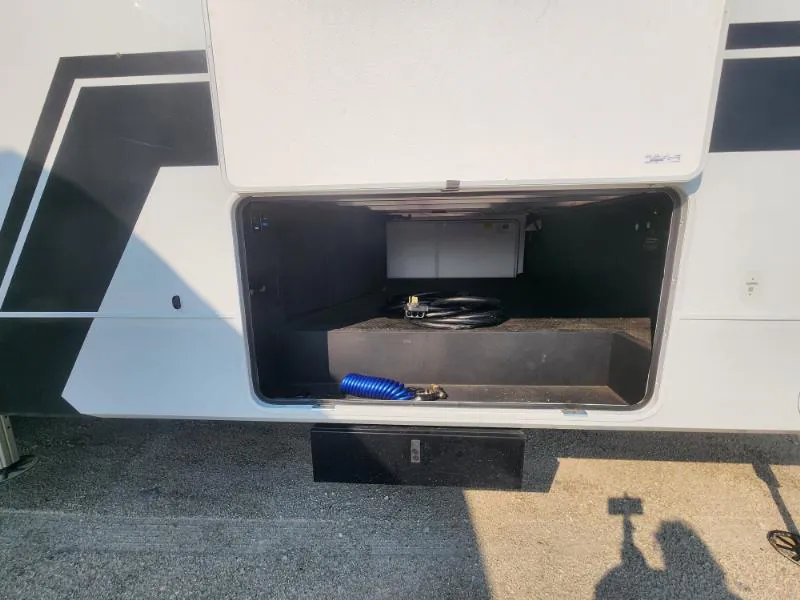 2025 Brinkley Model Z 3300, Photos photo 64
