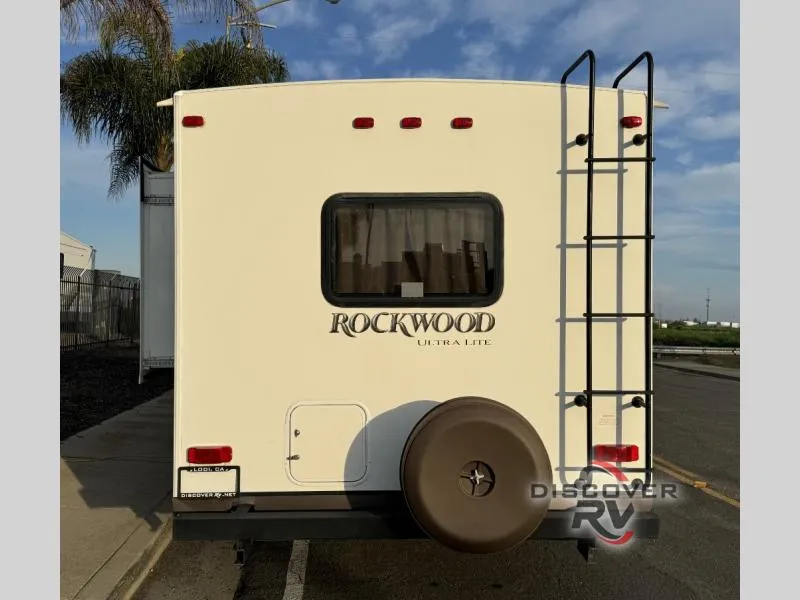 2014 Forest River Rockwood Ultra Lite 2608WS - Photo 4