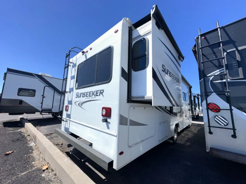 2019 Forest River Sunseeker Classic 3010DS - Photo 3