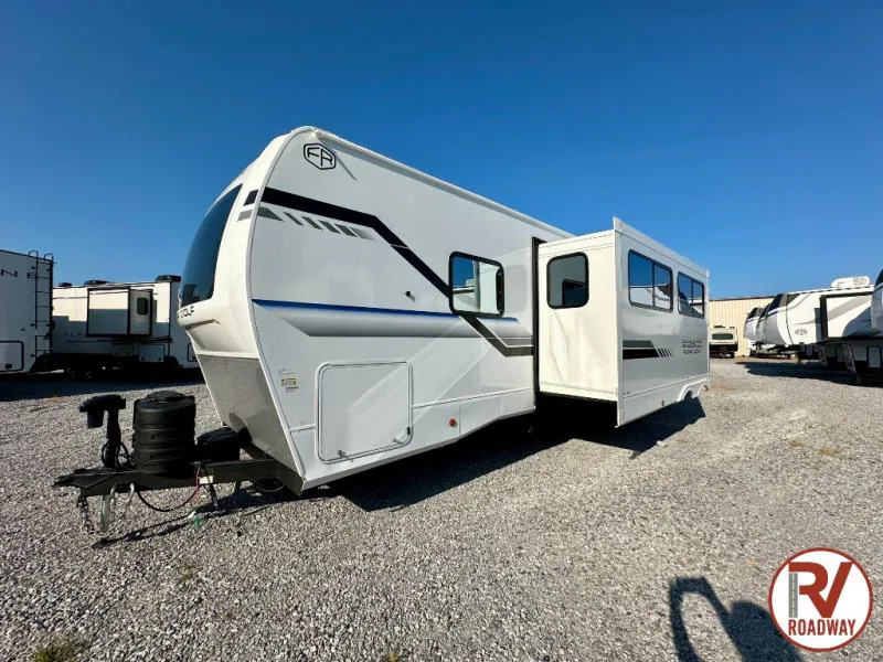 2026 Forest River Cherokee Alpha Wolf 29TB, Photos photo 3