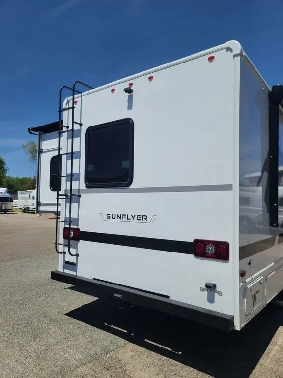 2027 Winnebago SUNFLYER 22RS - Photo 4