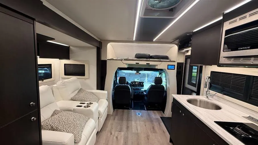 2027 Tiffin Wayfarer 25 PW, Photos photo 17