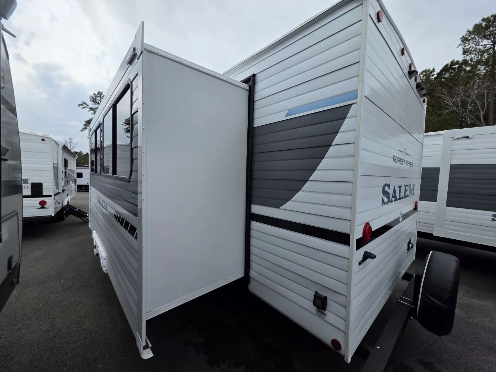 2027 Forest River Salem 27RK — Photo 5