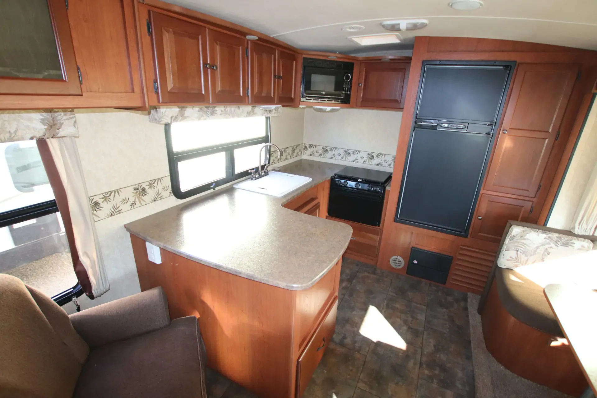 2012 Dutchmen Aerolite Luxury 294RKSS - Photo 4