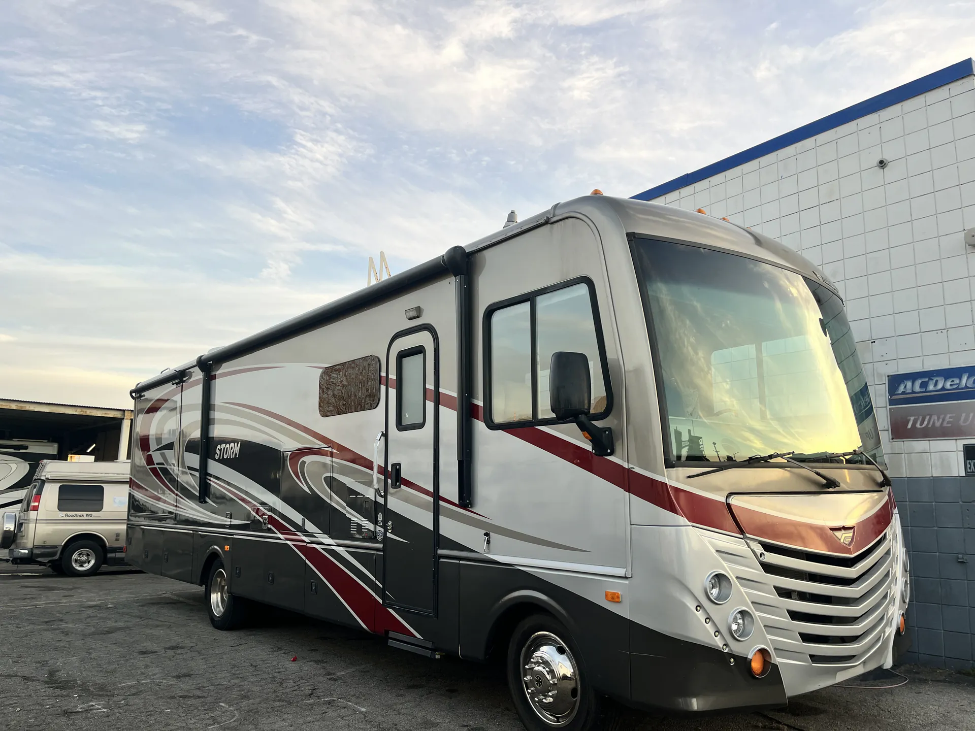2017 Fleetwood Storm 32A - Photo 4