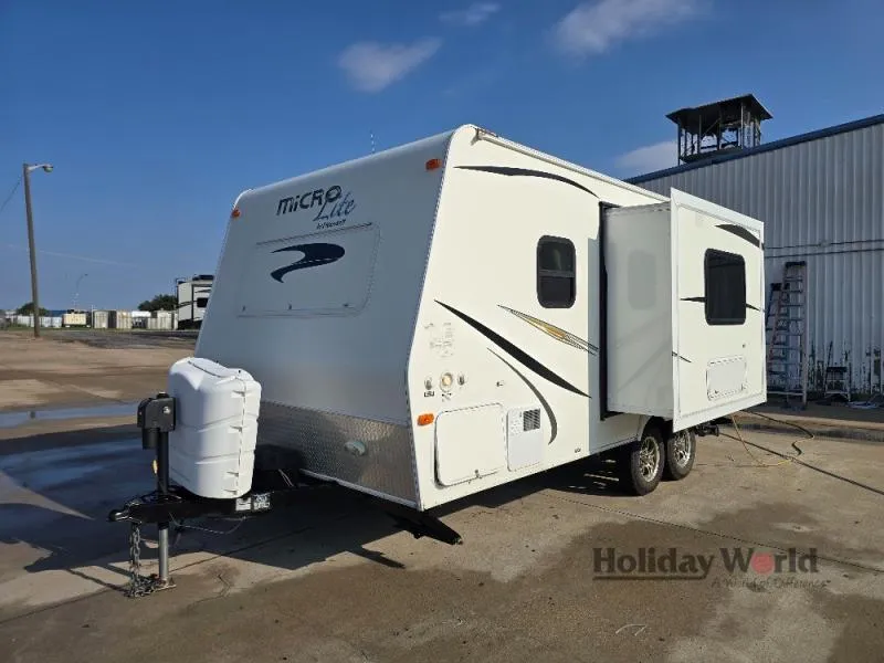 2015 Forest River Flagstaff Micro Lite 21FBRS - Photo 3