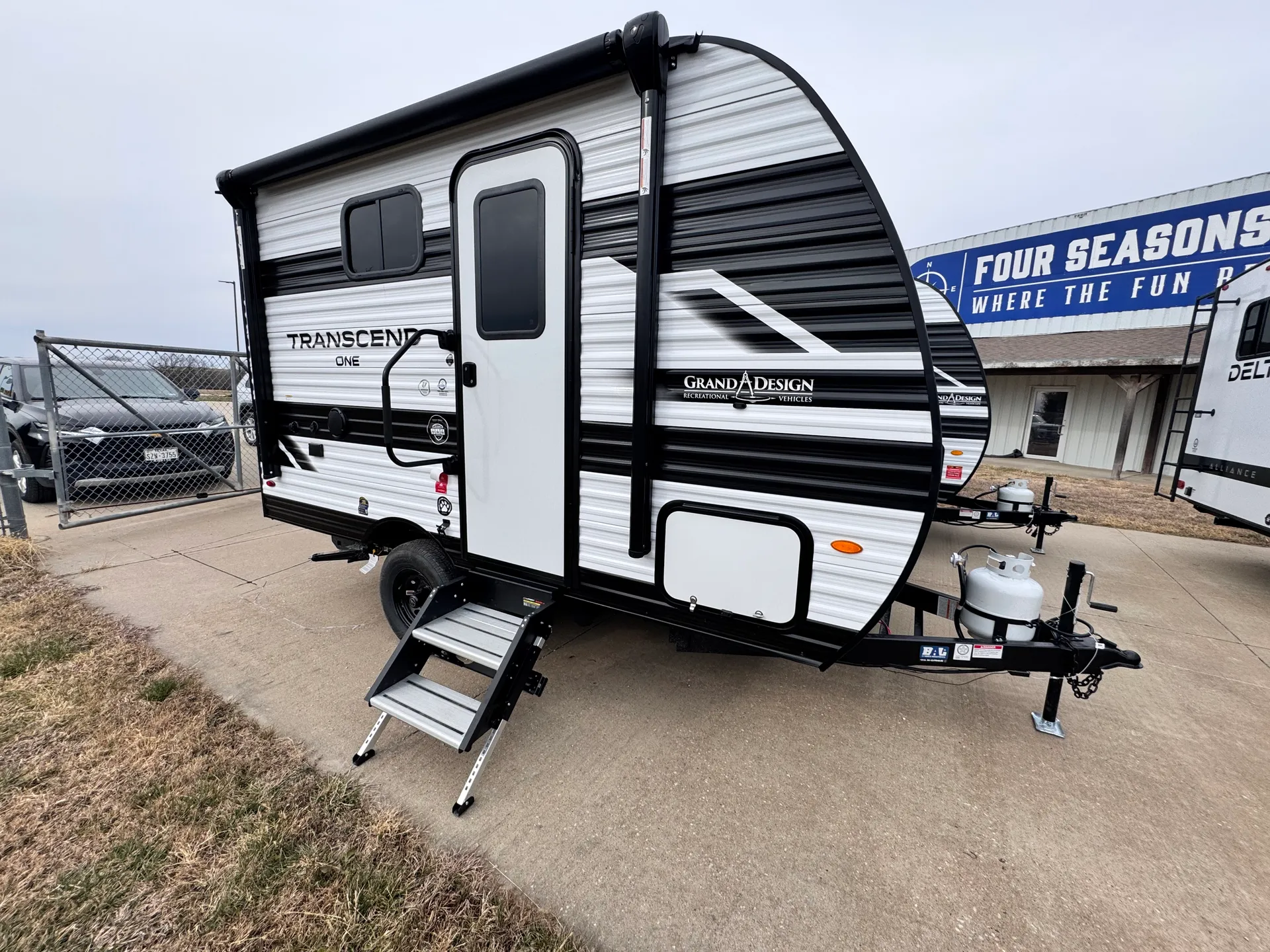 2026 Grand Design Transcend One 131DL - Photo 2