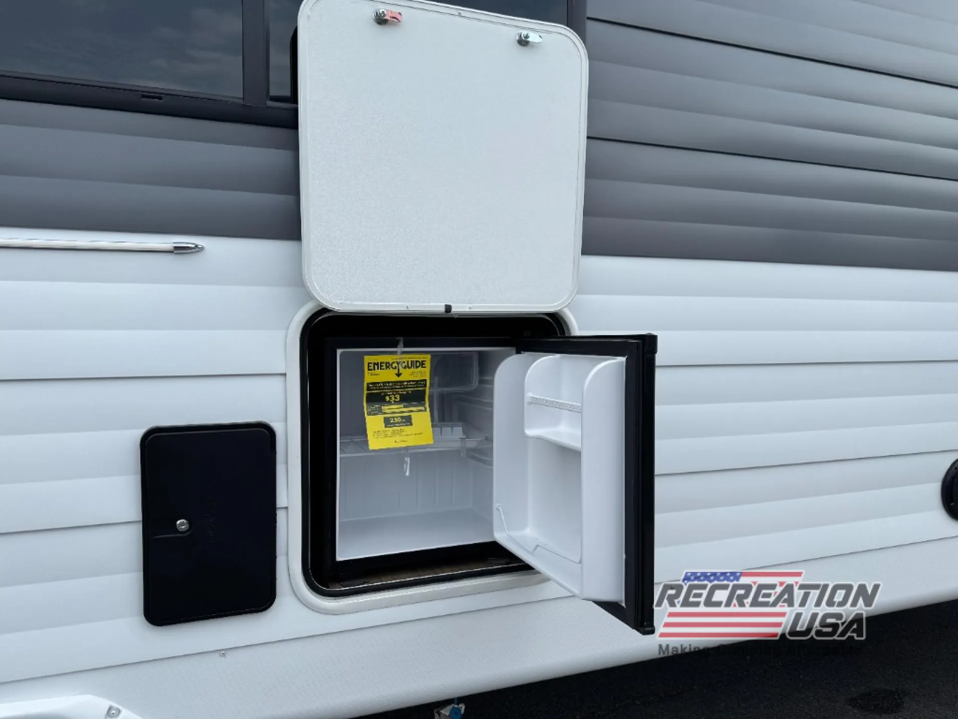 2026 Forest River Wildwood 300ICE — Photo 6