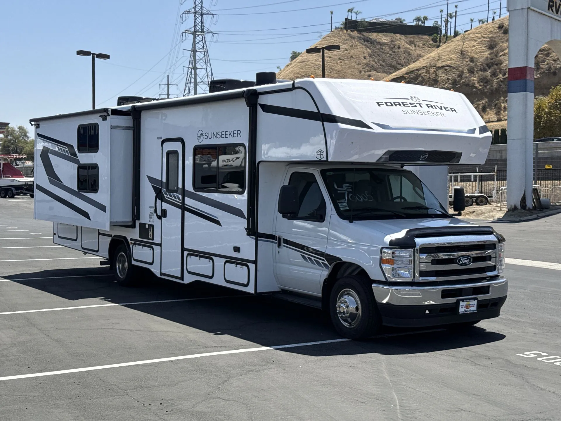 2027 Forest River Sunseeker LE 3250DSLE