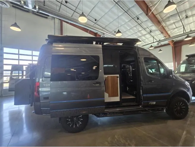 2025 Remote Vans Remote Vans Oasis - Photo 3