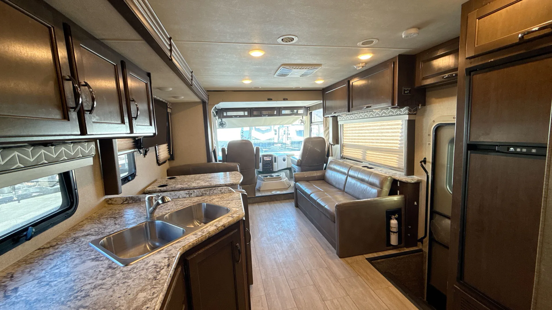 2019 Thor Motor Coach Freedom Traveler A30 - Photo 4