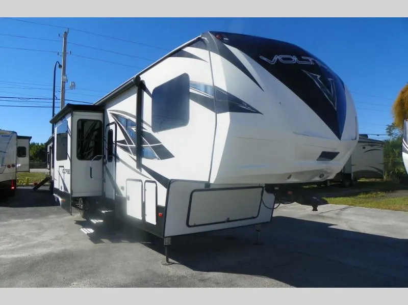 2018 Dutchmen RV Voltage Used    V3605 - Main photo