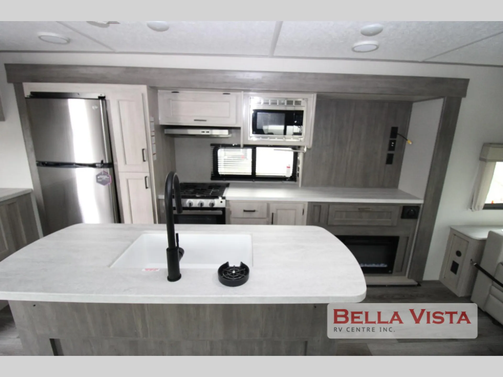 2025 Coachmen Catalina Legacy Edition 283FEDS - Photo 3