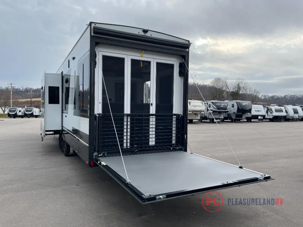 2026 Brinkley Model G 4100, Photos photo 7