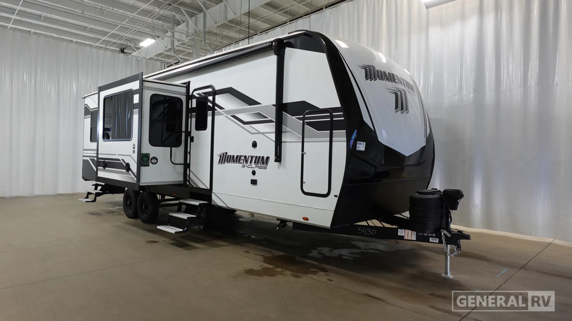 2026 Grand Design Momentum G-Class 31G - Photo 2
