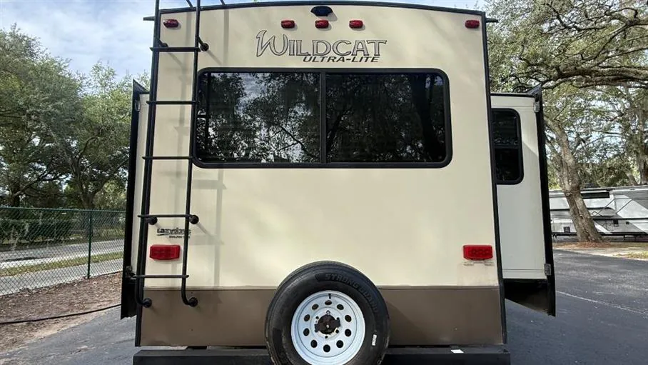 2018 Forest River Wildcat 30GT — Photo 6