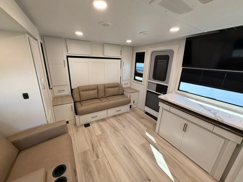 2026 Brinkley Model Ix 20X, Photos photo 15