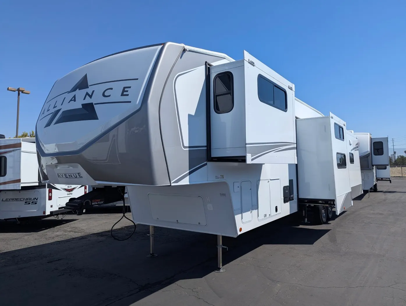 2026 Alliance RV Avenue 39MBR - Photo 4