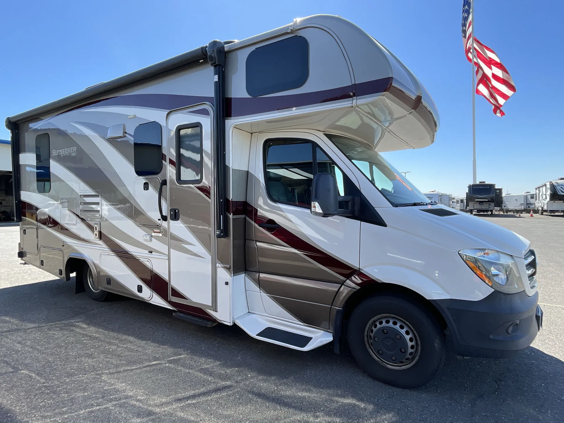 2019 Forest River Sunseeker MBS 2400R — campside