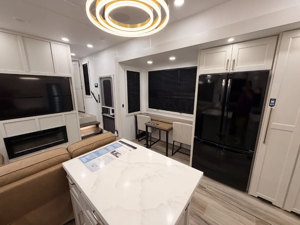 2027 Brinkley Model G 3970, Photos photo 19