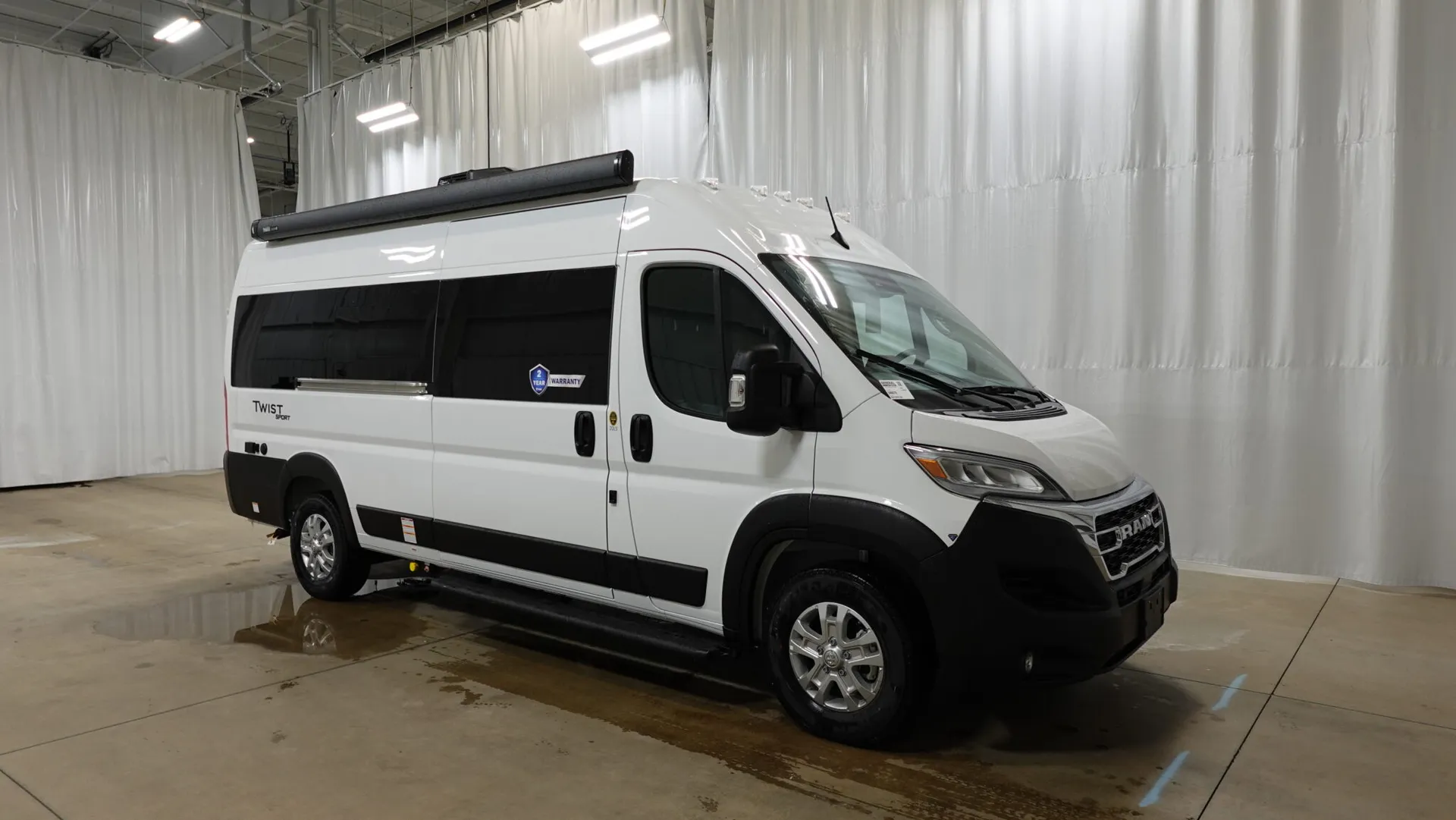 2026 Thor Motor Coach Twist Sport 20LS - Photo 2