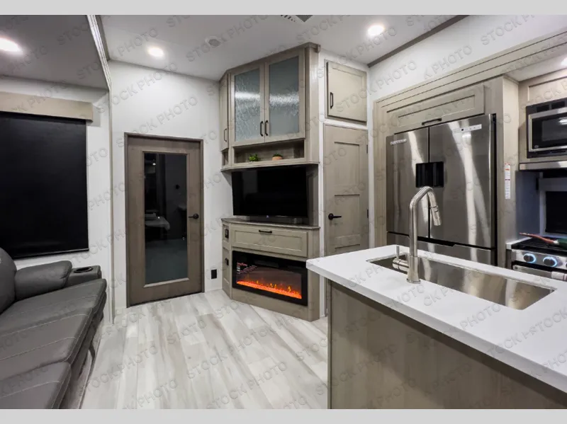 2027 Grand Design Momentum 320G - Photo 3
