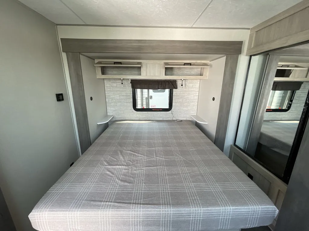 2026 Forest River Aurora 34BHTS — Photo 6
